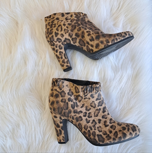 HURRY. New Sam & Libby booties - Picture 5 of 9